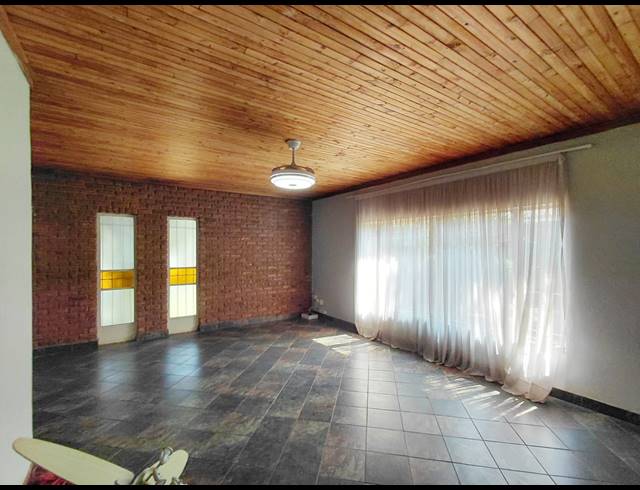 4 BEDROOM FREESTANDING FOR SALE IN CHROOMPARK